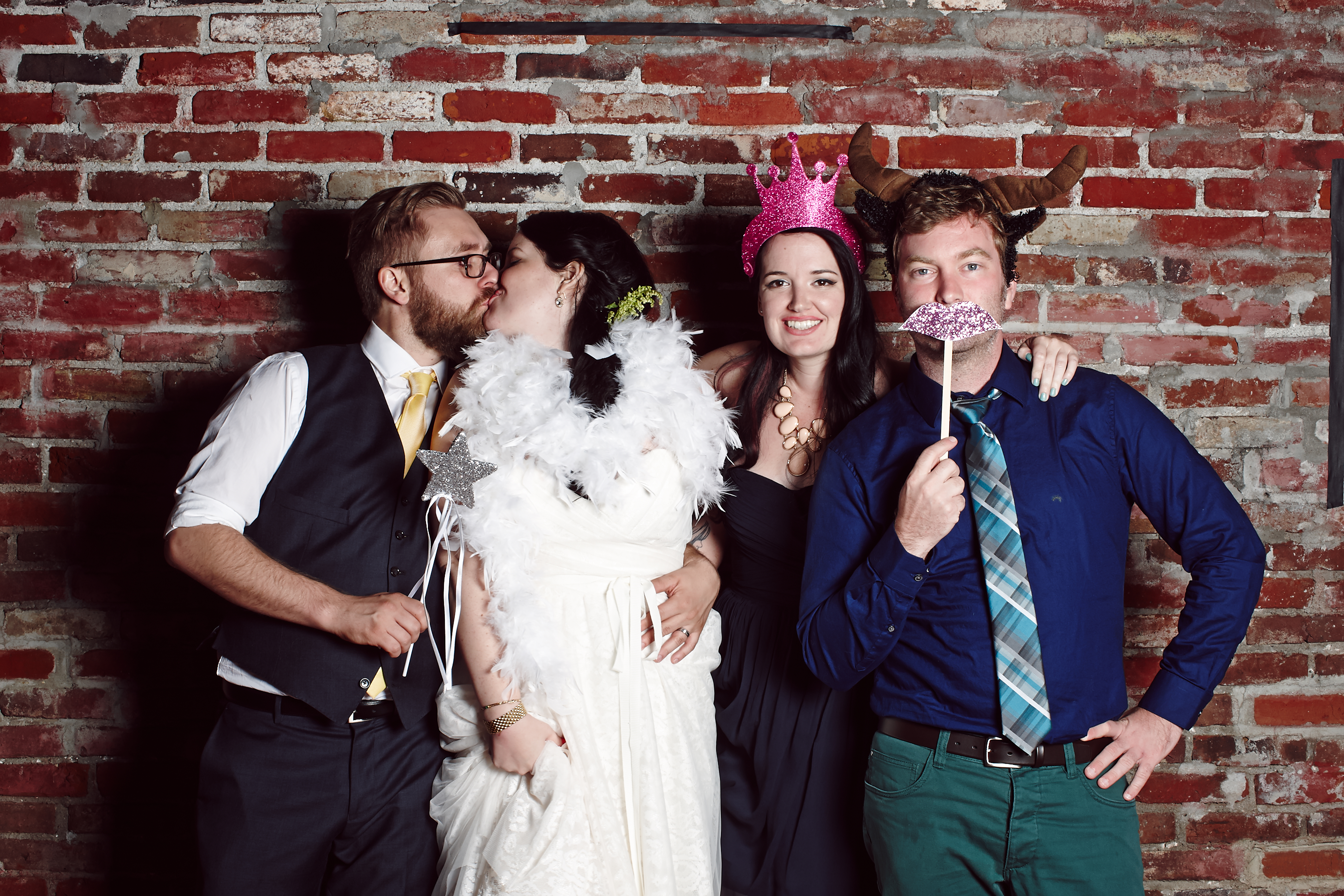 J+H_Wedding_PhotoBooth_0555